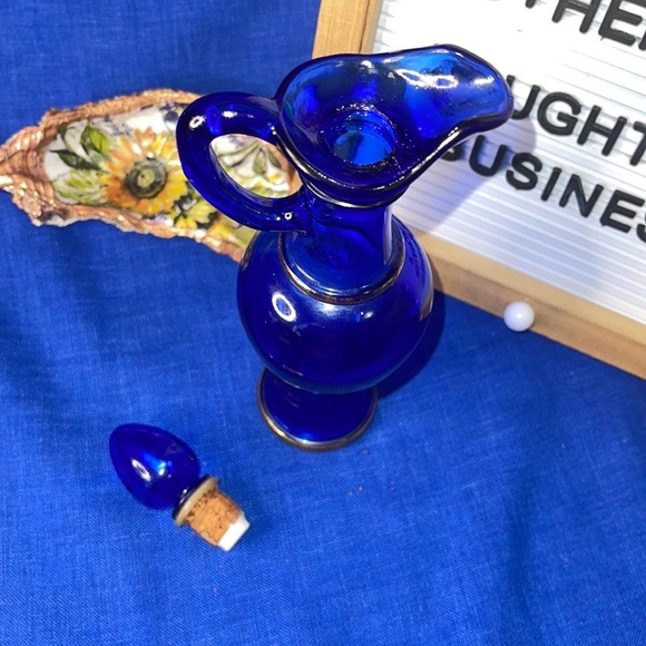 AVON COBALT BLUE Glass Perfume Bottle Cruet with Stopper. - Picture 5 of 6